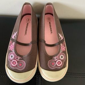 Casual rubber soled shoe